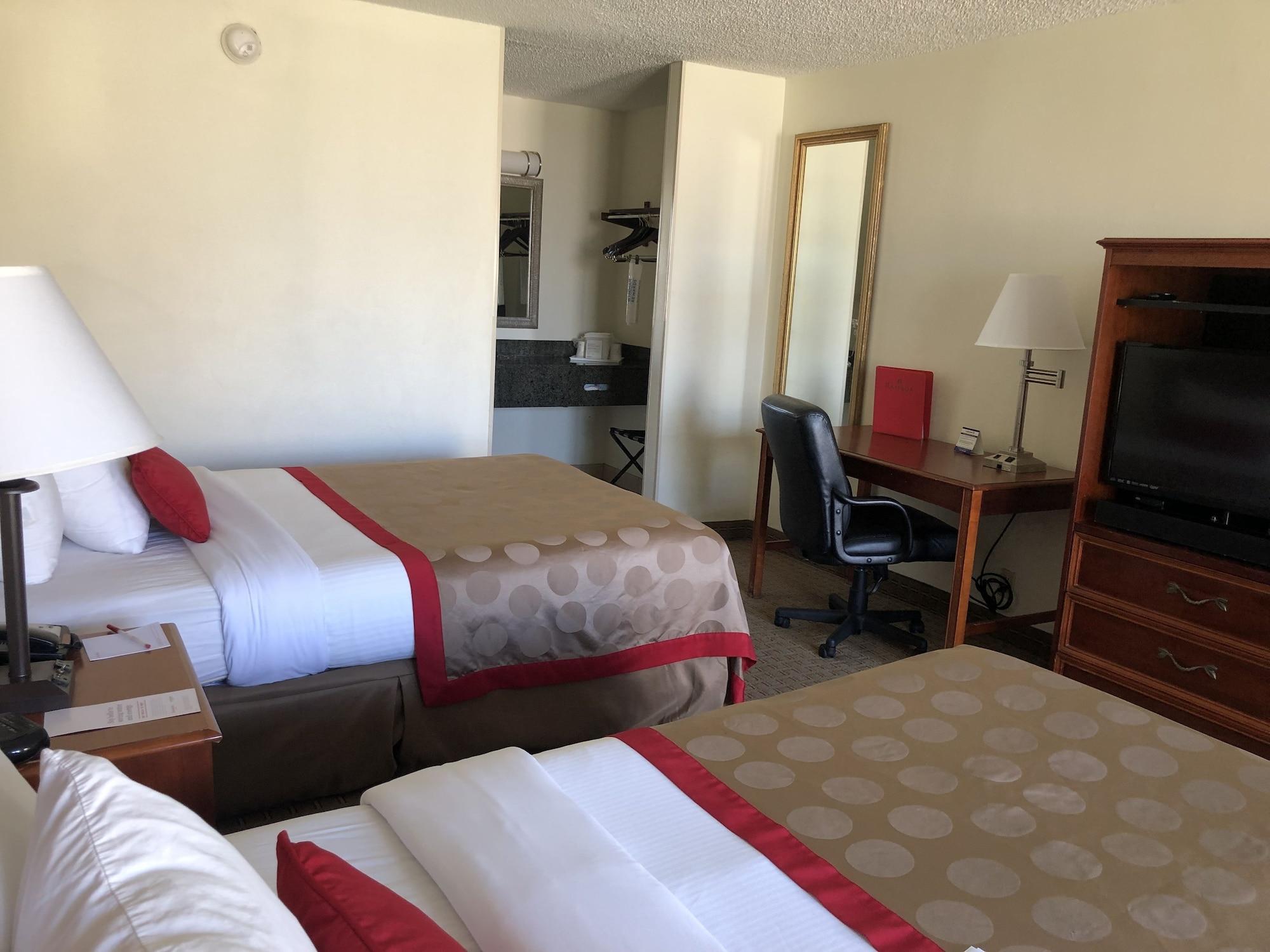 Ramada By Wyndham New Iberia Hotel Eksteriør billede