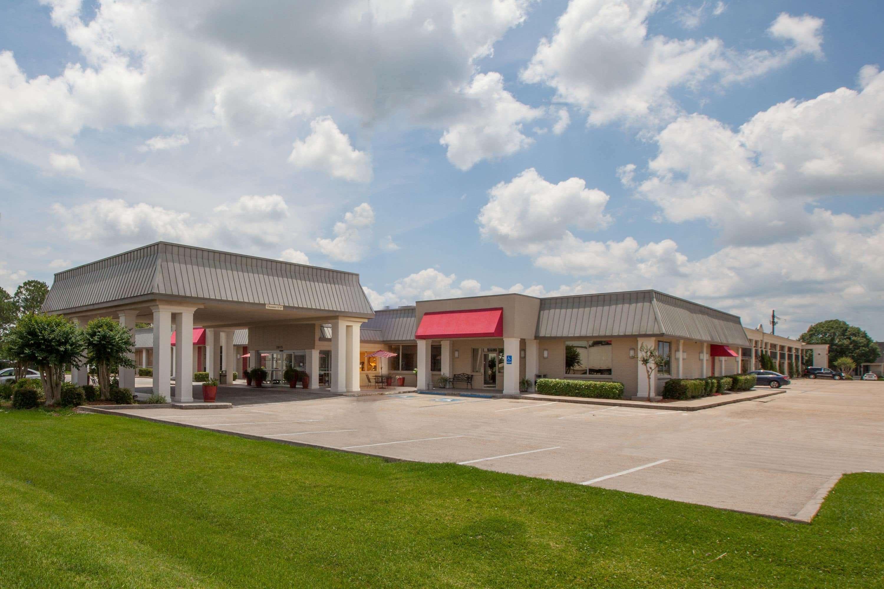 Ramada By Wyndham New Iberia Hotel Eksteriør billede