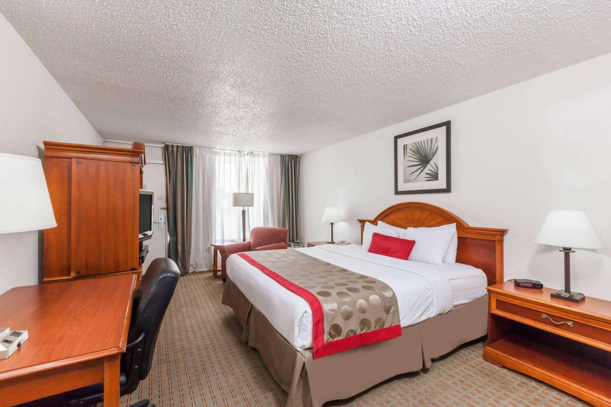 Ramada By Wyndham New Iberia Hotel Eksteriør billede
