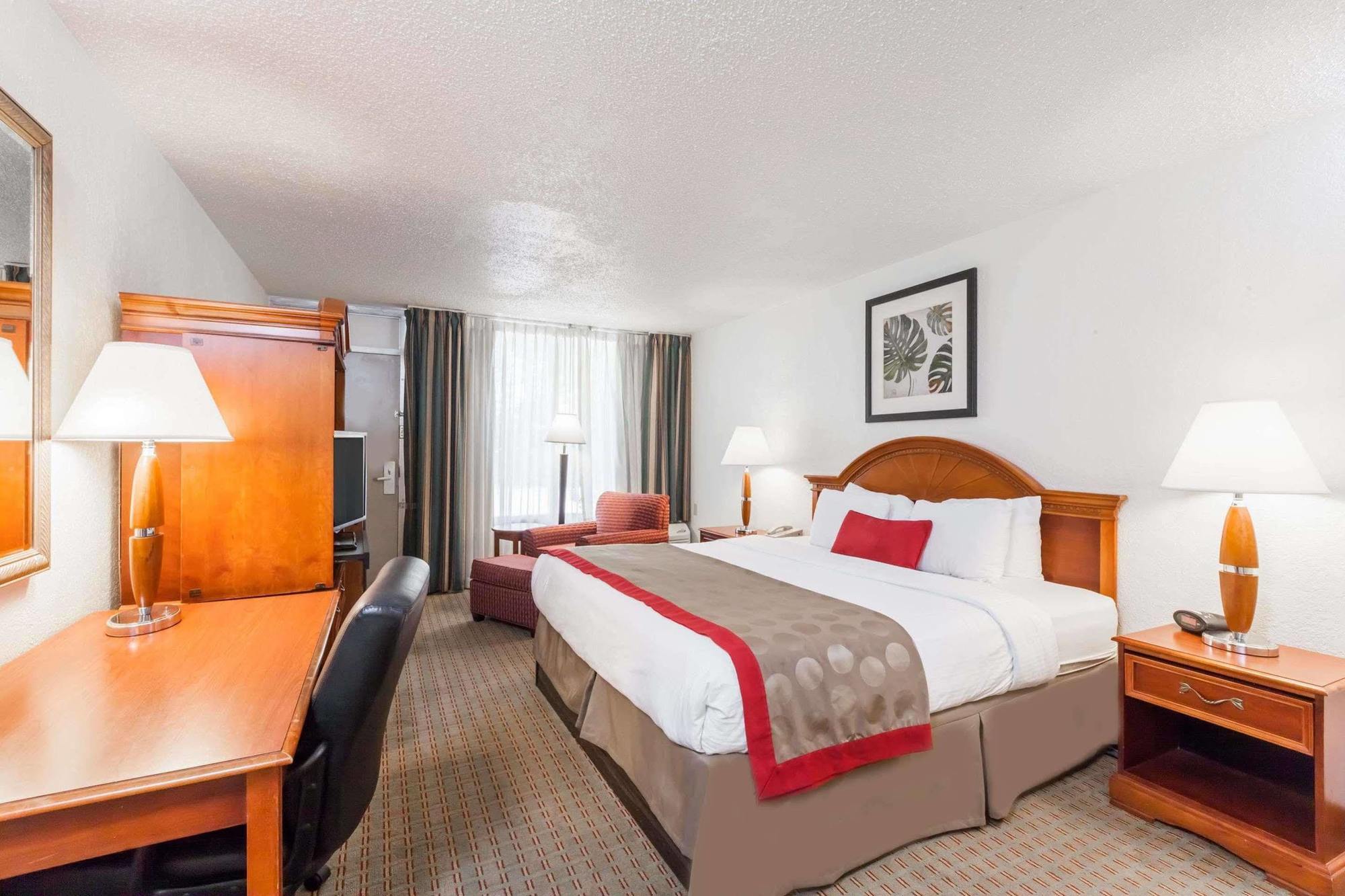 Ramada By Wyndham New Iberia Hotel Eksteriør billede